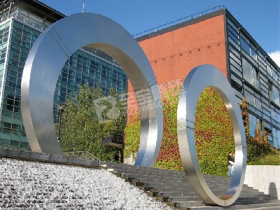 学校教学楼镜面圆不锈钢雕塑定制